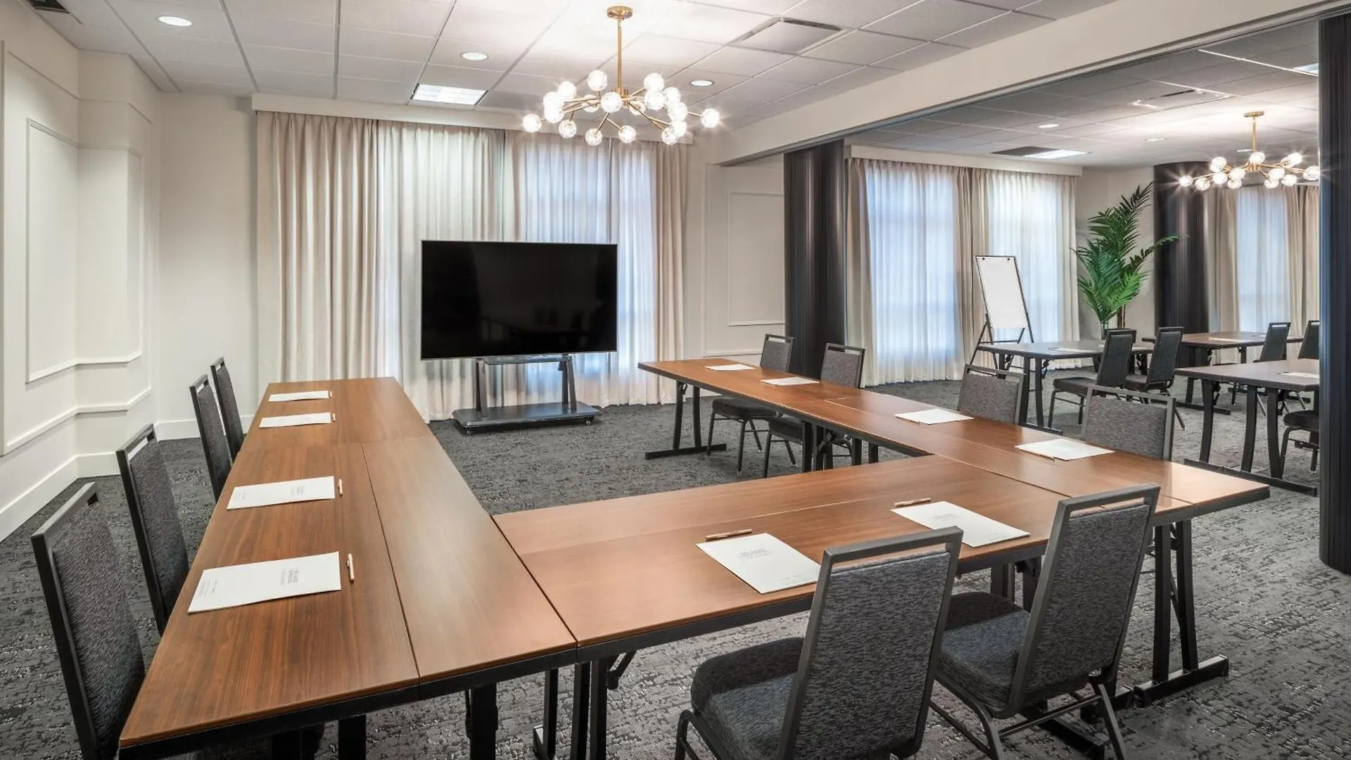 Residence Inn By Marriott Calgary South 3*,